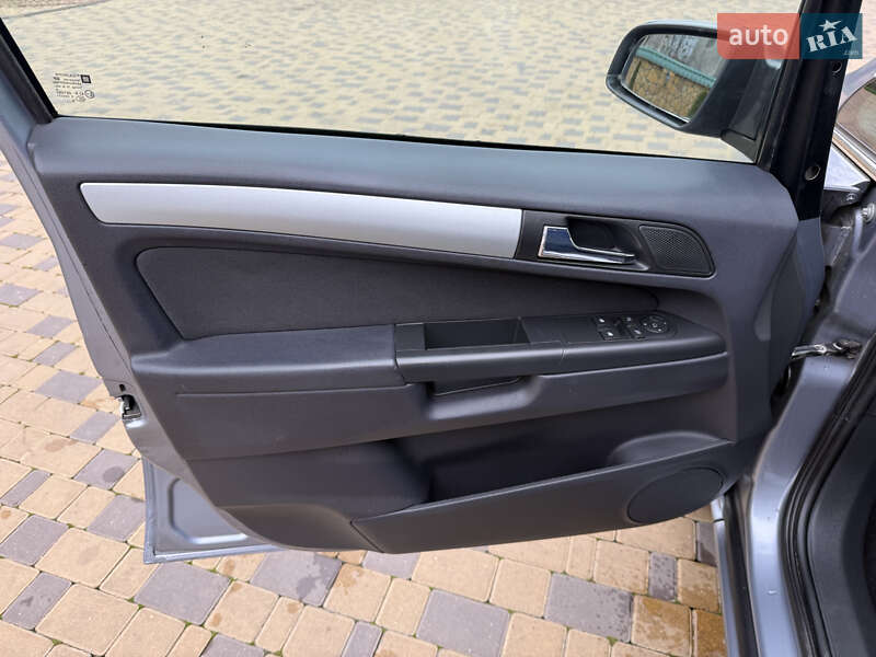 Минивэн Opel Zafira 2009 в Могилев-Подольске