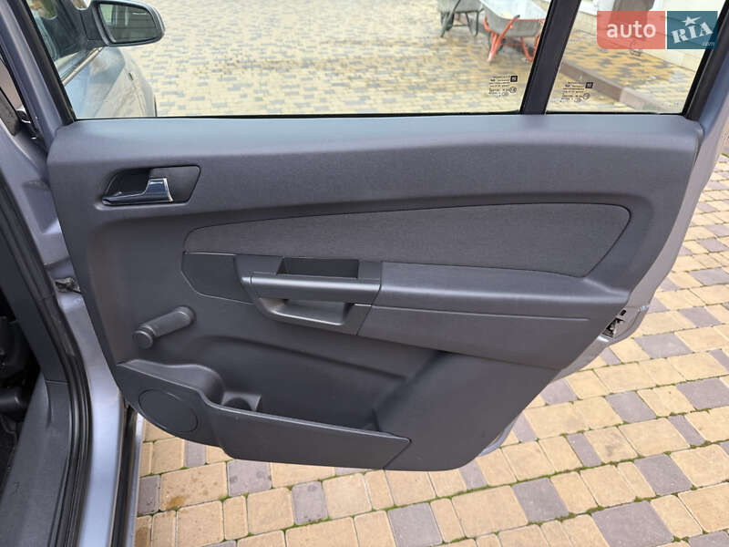 Минивэн Opel Zafira 2009 в Могилев-Подольске