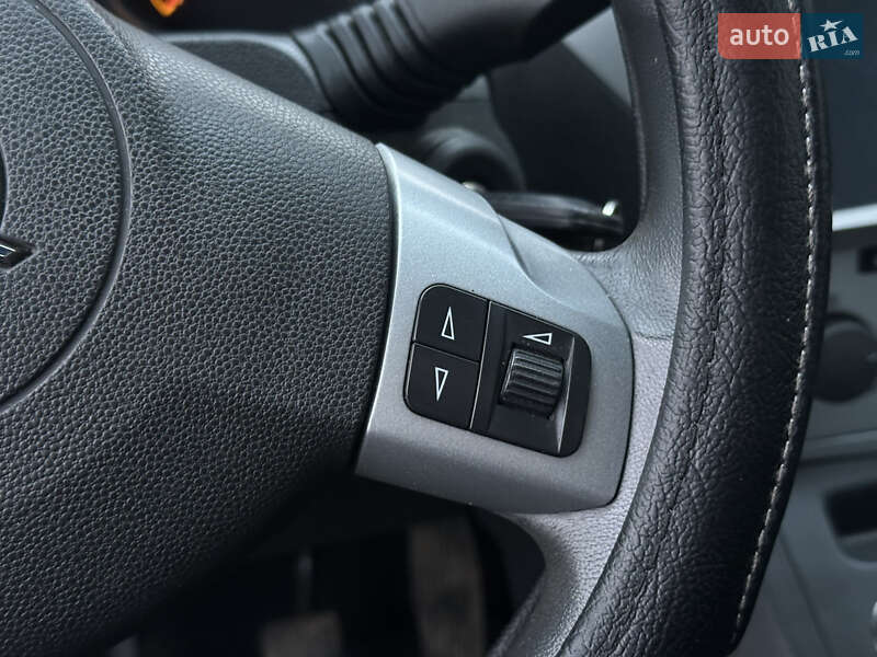 Мінівен Opel Zafira 2010 в Харкові