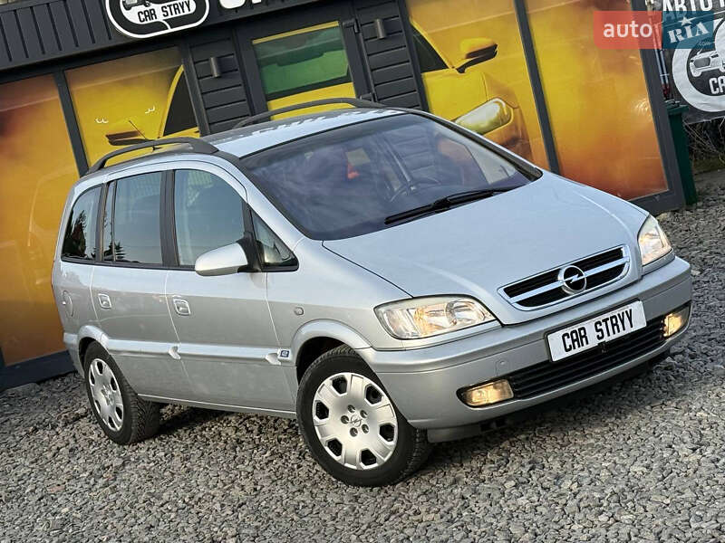 Мінівен Opel Zafira 2004 в Стрию