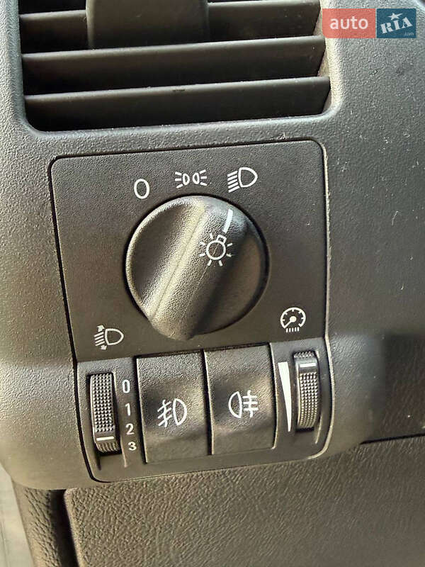 Мінівен Opel Zafira 2004 в Стрию