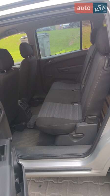 Мінівен Opel Zafira 2006 в Рівному