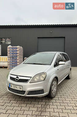 Минивэн Opel Zafira 2005 в Млинове