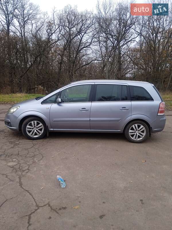 Минивэн Opel Zafira 2007 в Тростянце
