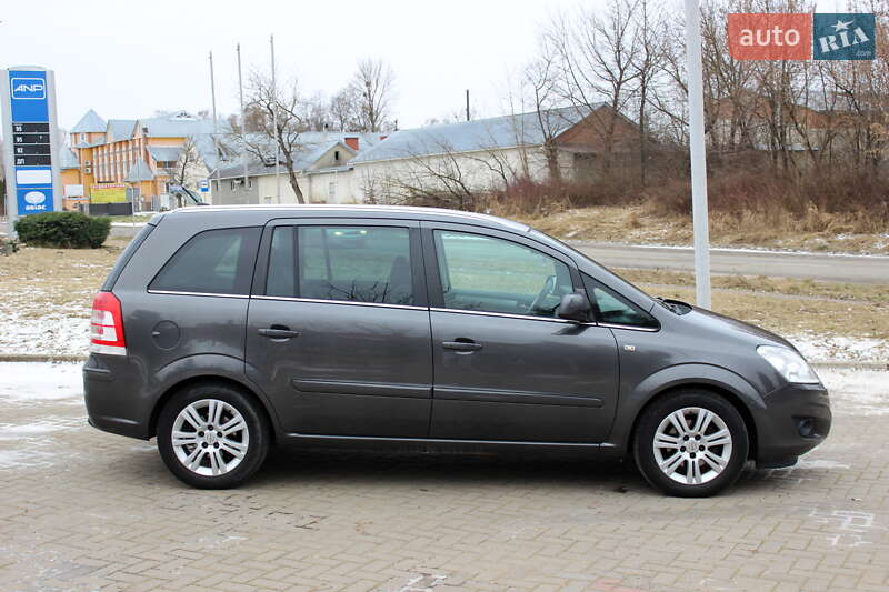 Мінівен Opel Zafira 2010 в Львові