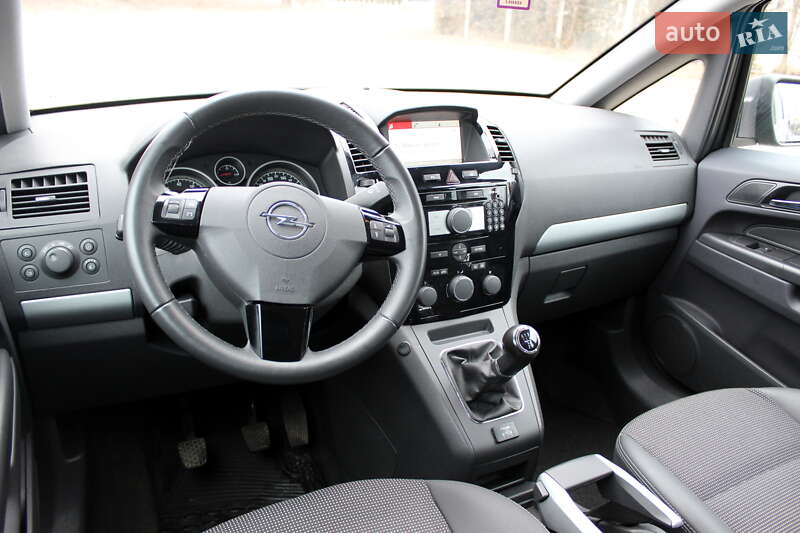 Мінівен Opel Zafira 2010 в Львові