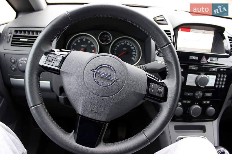 Мінівен Opel Zafira 2010 в Львові