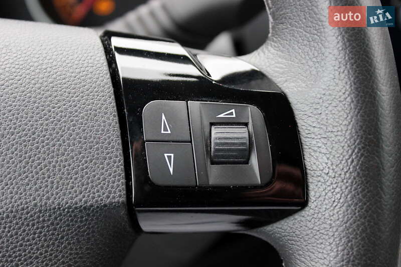 Мінівен Opel Zafira 2010 в Львові