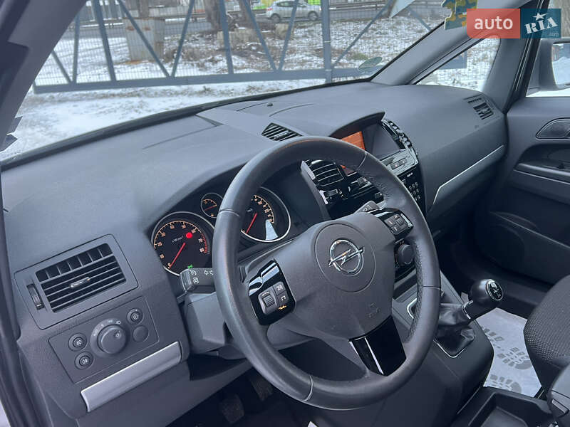 Мінівен Opel Zafira 2013 в Вінниці