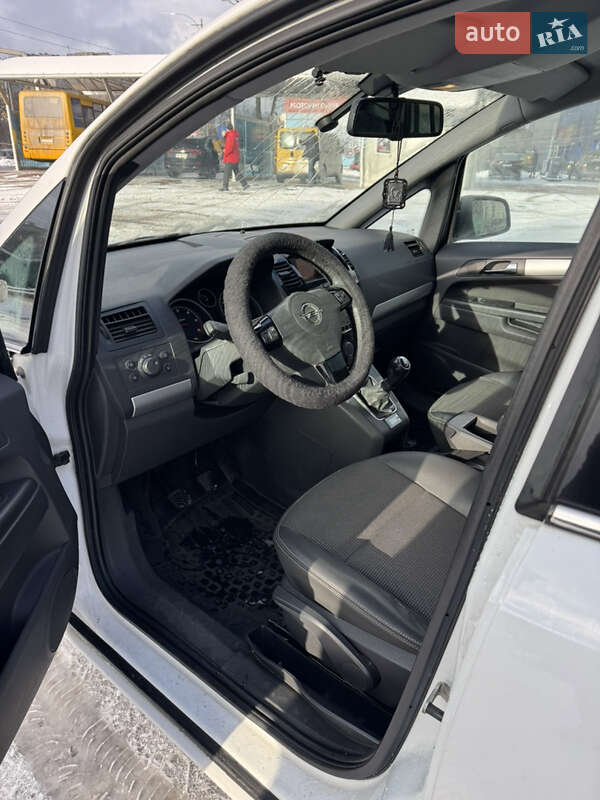Мінівен Opel Zafira 2013 в Києві