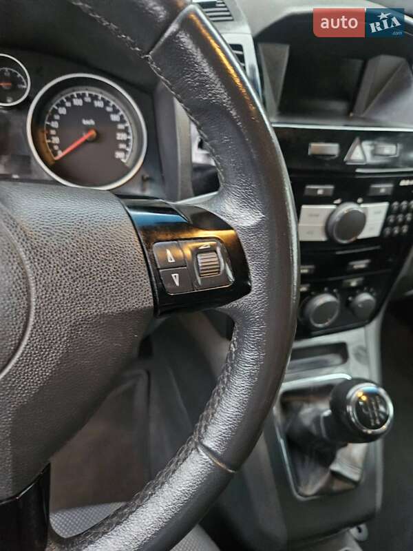Минивэн Opel Zafira 2010 в Виннице