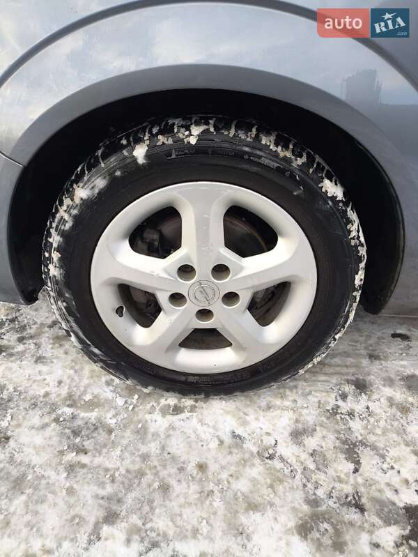 Мінівен Opel Zafira 2005 в Любомлі