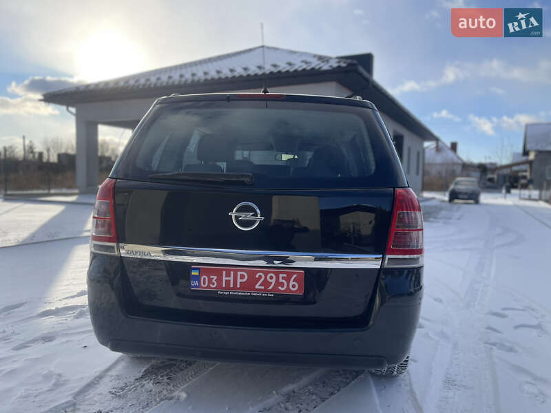 Мінівен Opel Zafira 2013 в Луцьку