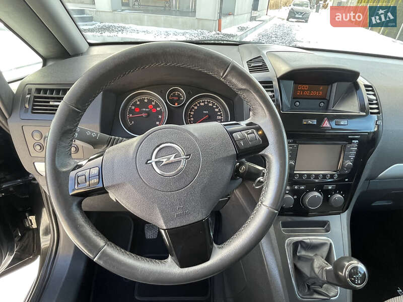 Мінівен Opel Zafira 2013 в Луцьку
