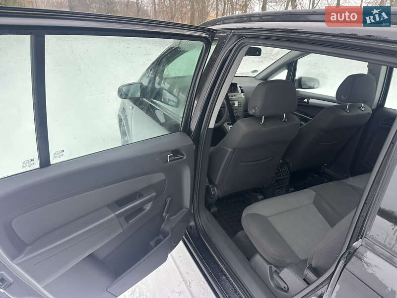 Минивэн Opel Zafira 2006 в Бобровице