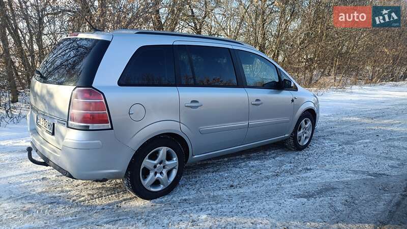 Мінівен Opel Zafira 2005 в Острозі