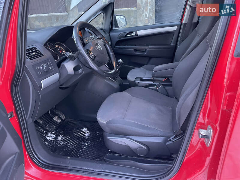 Мінівен Opel Zafira 2011 в Радомишлі