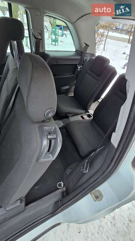 Мінівен Opel Zafira 2009 в Дніпрі