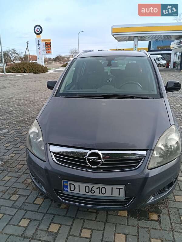 Мінівен Opel Zafira 2010 в Коломиї