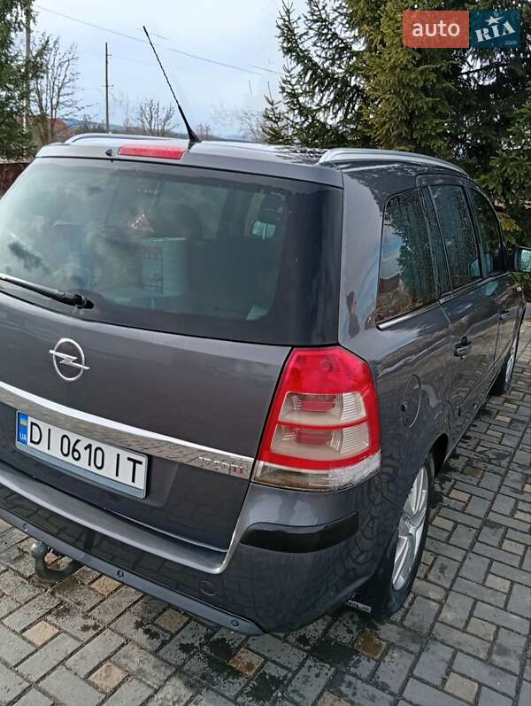 Мінівен Opel Zafira 2010 в Коломиї