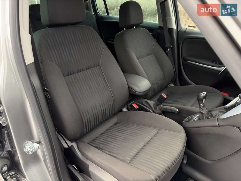 Мінівен Opel Zafira 2017 в Луцьку