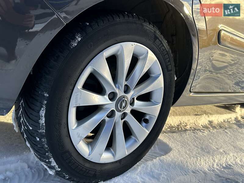 Мінівен Opel Zafira 2014 в Рівному
