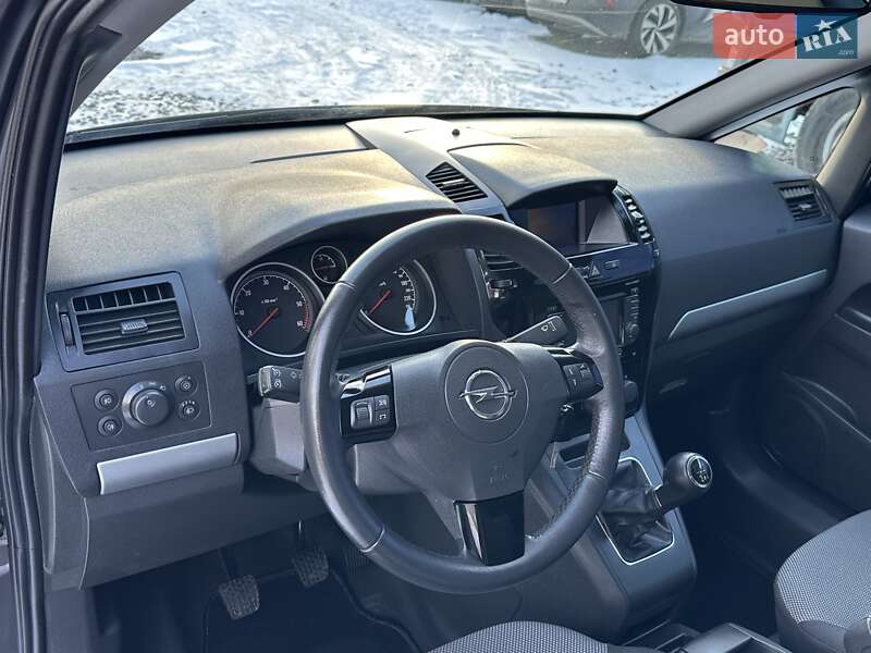 Мінівен Opel Zafira 2014 в Рівному