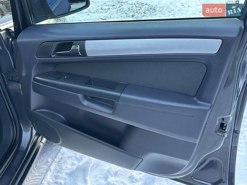 Мінівен Opel Zafira 2014 в Рівному