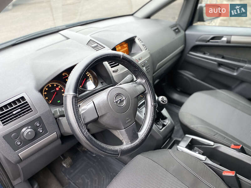 Минивэн Opel Zafira 2007 в Белой Церкви