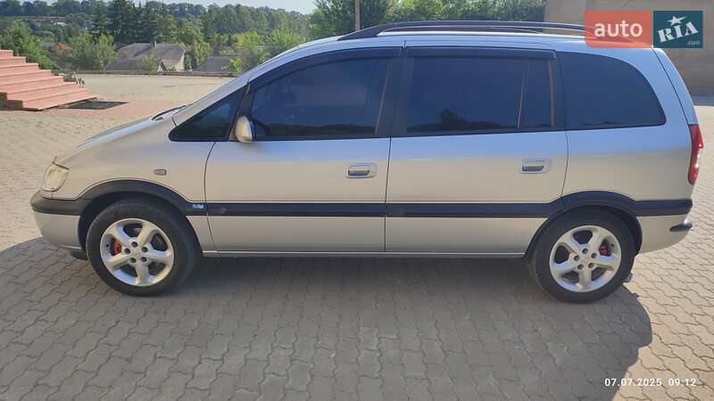 Мінівен Opel Zafira 2004 в Тернополі