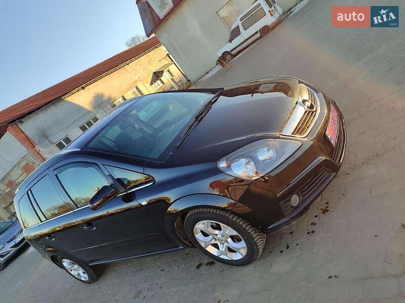 Минивэн Opel Zafira 2005 в Дрогобыче