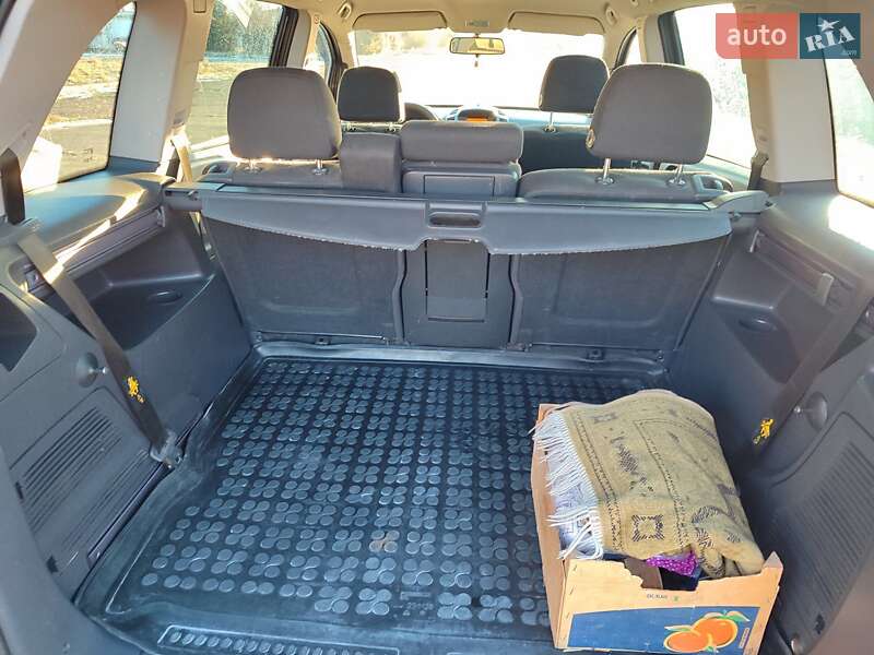 Минивэн Opel Zafira 2005 в Дрогобыче