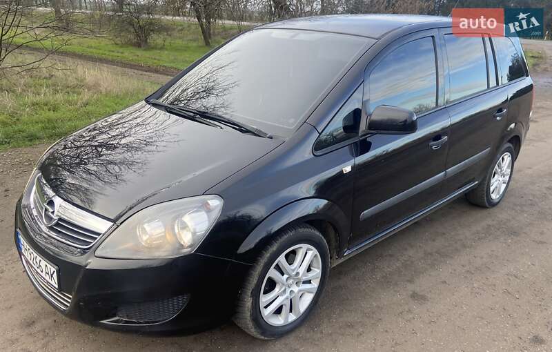 Минивэн Opel Zafira 2009 в Сарате