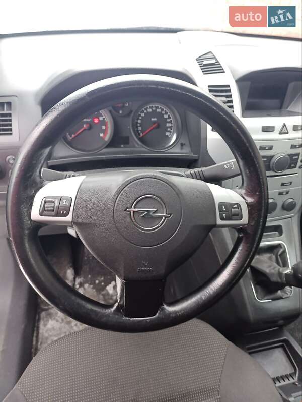 Минивэн Opel Zafira 2009 в Луцке фото 28 Минивэн Opel Zafira 2009 в Луцке