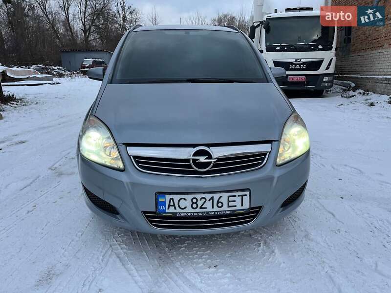 Минивэн Opel Zafira 2008 в Луцке фото 2 Минивэн Opel Zafira 2008 в Луцке