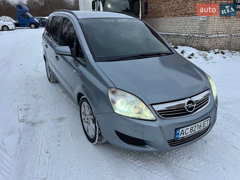 Минивэн Opel Zafira 2008 в Луцке фото 5 Минивэн Opel Zafira 2008 в Луцке