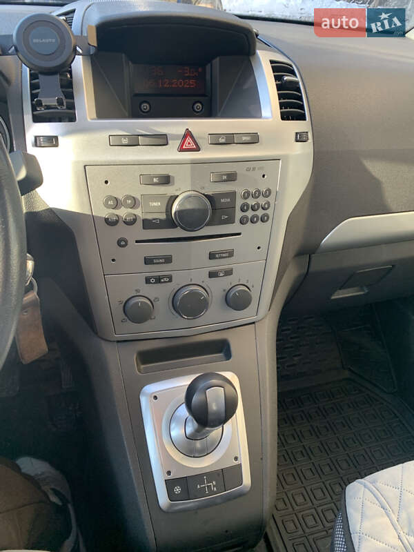 Минивэн Opel Zafira 2013 в Киеве фото 6 Минивэн Opel Zafira 2013 в Киеве