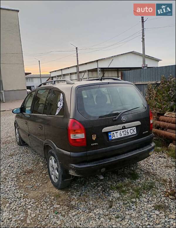Минивэн Opel Zafira 2000 в Пробежной