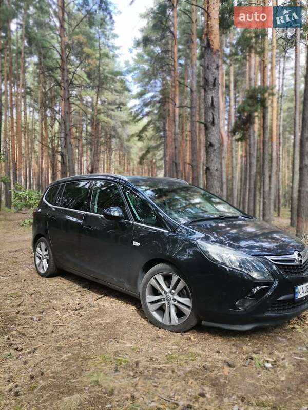 Микровэн Opel Zafira 2015 в Тернополе фото Микровэн Opel Zafira 2015 в Тернополе