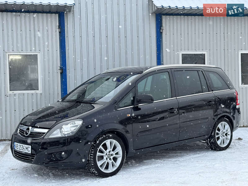 Минивэн Opel Zafira 2010 в Виннице