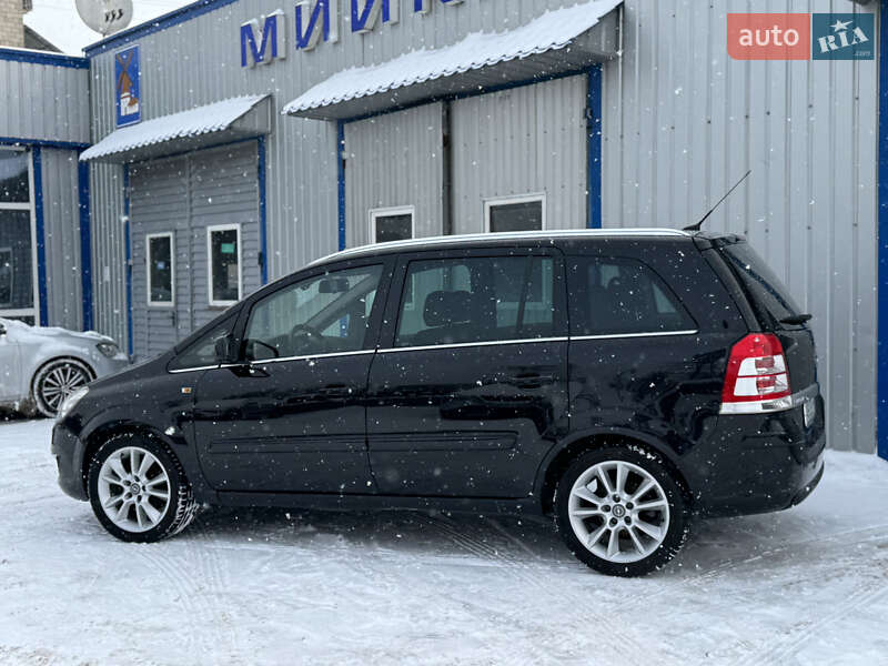 Минивэн Opel Zafira 2010 в Виннице