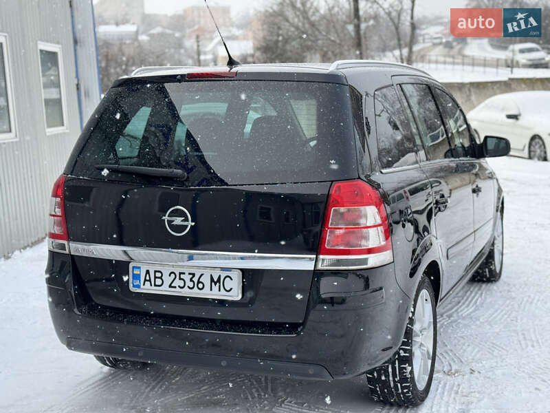 Минивэн Opel Zafira 2010 в Виннице
