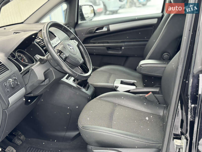 Минивэн Opel Zafira 2010 в Виннице