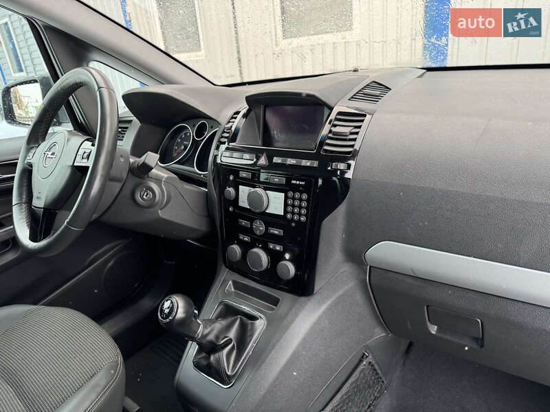 Минивэн Opel Zafira 2010 в Виннице