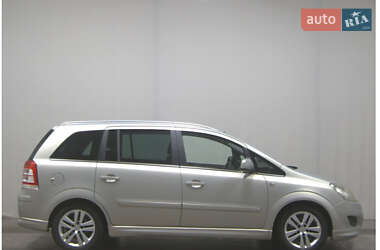 Минивэн Opel Zafira 2010 в Луцке