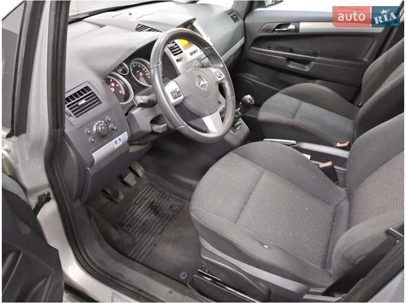 Минивэн Opel Zafira 2010 в Луцке фото 9 Минивэн Opel Zafira 2010 в Луцке