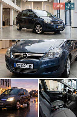 Минивэн Opel Zafira 2010 в Хмельницком