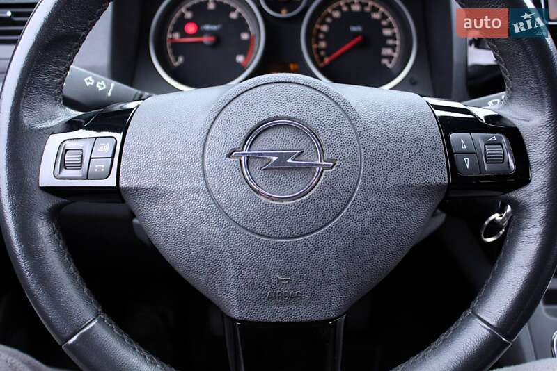 Минивэн Opel Zafira 2012 в Виннице