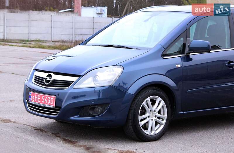 Минивэн Opel Zafira 2012 в Виннице