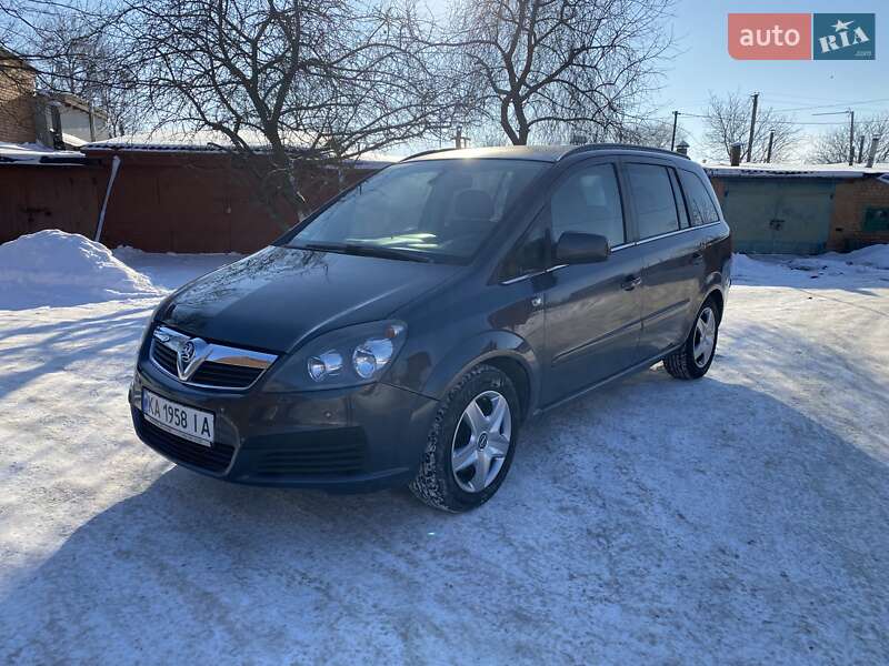 Минивэн Opel Zafira 2010 в Калиновке